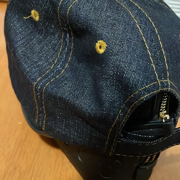 Hat - Picture 2 of 4